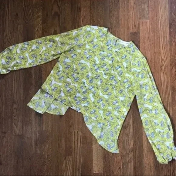 Robert Rodriguez Dania Floral Ruffle-Back Blouse - Picture 3 of 7